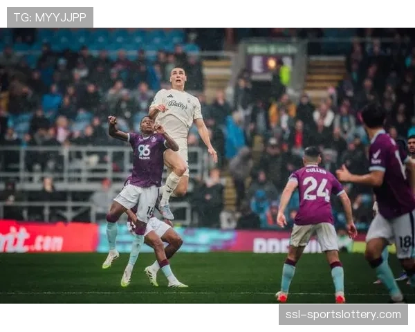 诺丁汉森林4-1伯恩利：主场大胜关键保级战，森林逃离降级区